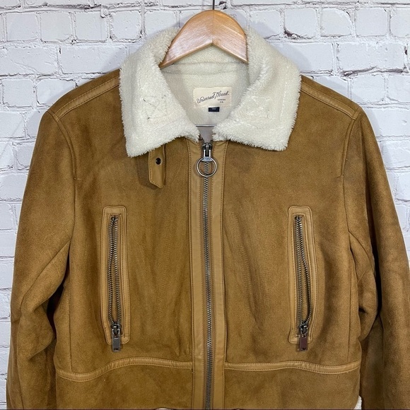 Universal Thread Faux Leather with Sherpa Trim size Medium - Picture 3 of 10